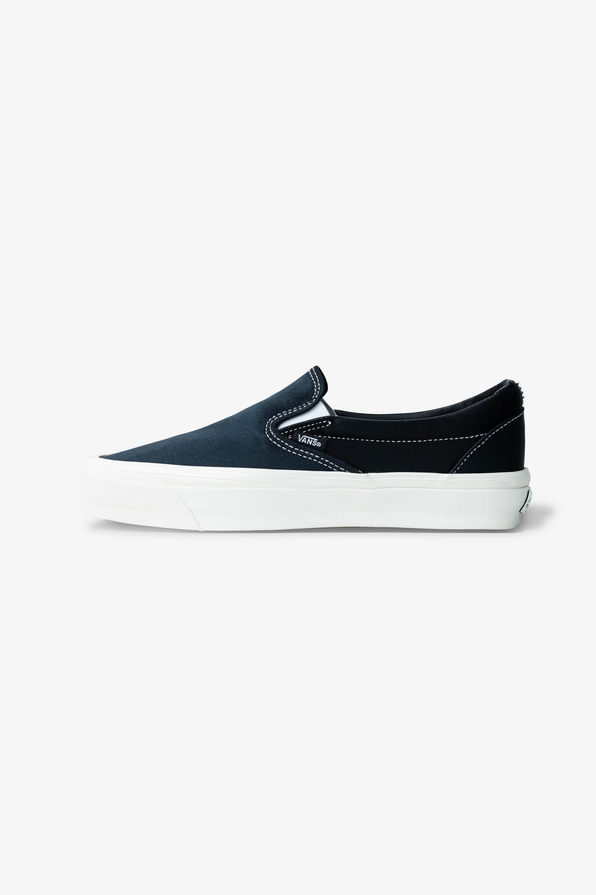 国内配送 VANS SLIP-ON REISSUE 98 LX BLACK/BLACK Vans Slip-On Reissue 98 LX Black Men's - VN0007PJBKA - US